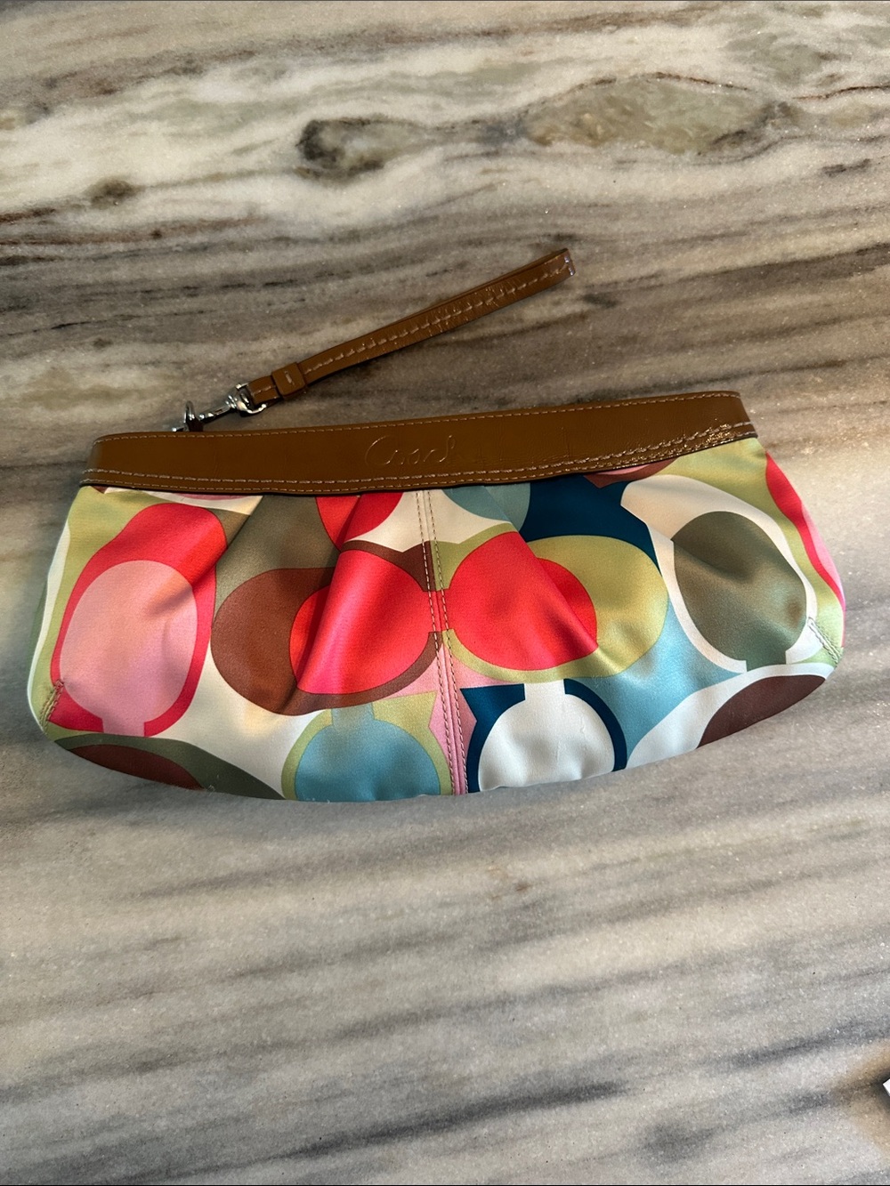 COACH SOHO SATIN PLEATED SCARF PRINT CLUTCH /WRISTLET